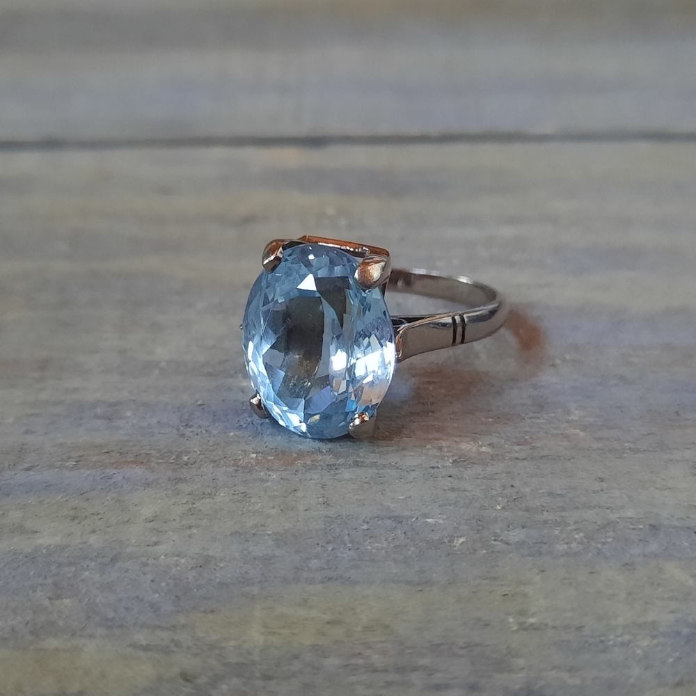 Vintage 18K White Gold Custom Made Aquamarine Ring 7.0 Carats